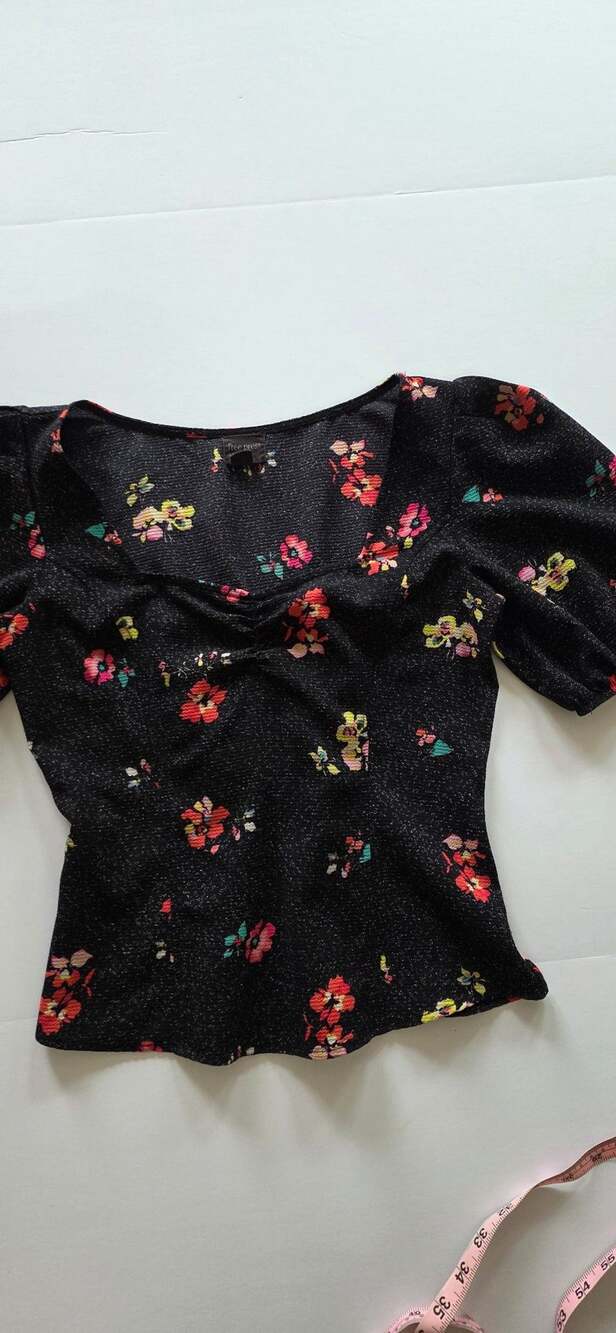 Free Press Black Floral Puff Sleeve Sweetheart Neck Top